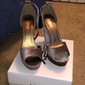 X2B Grey Velvet Platform Heels